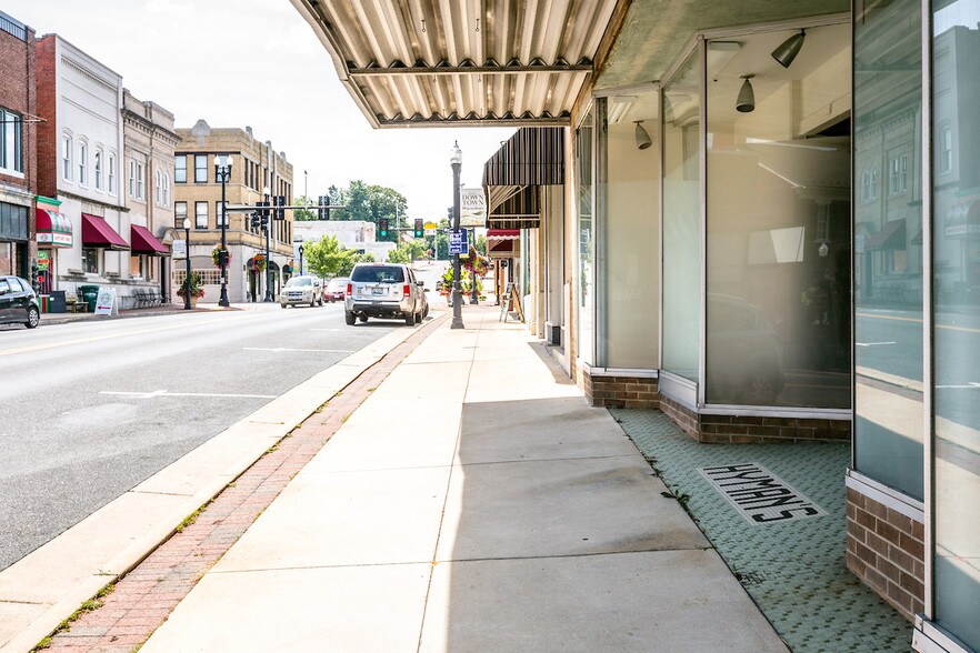 More Photos Of 411 W Main St, Waynesboro Restaurant For Sale