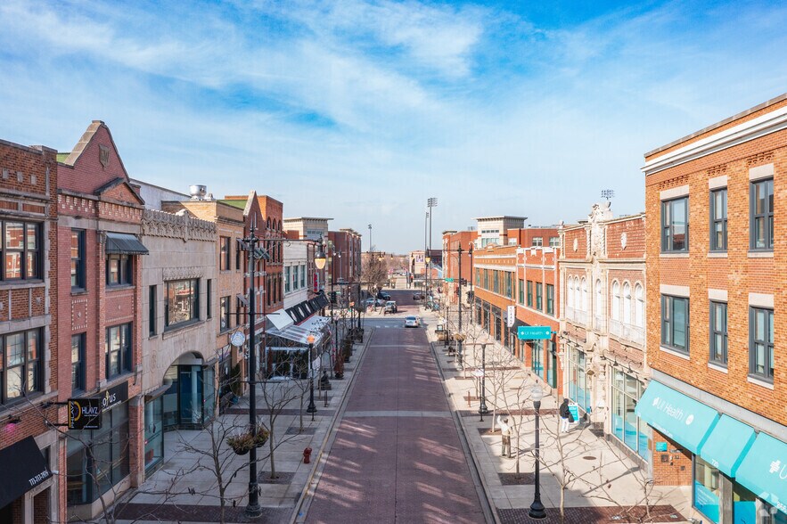 More Photos Of 1252-1322 S Halsted St, Chicago Unknown For Lease