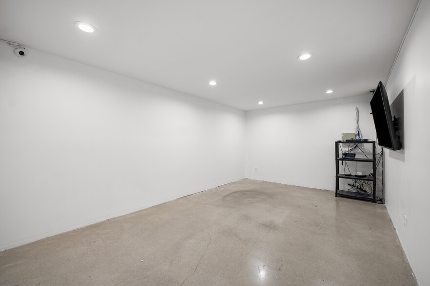 More Photos Of 1507 Essex St, Los Angeles Warehouse For Sale