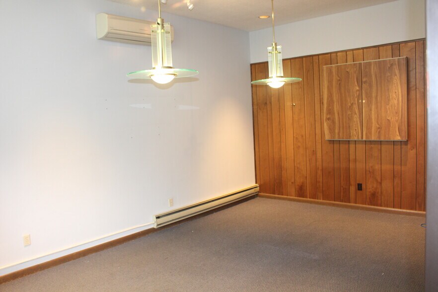 More Photos Of 735 Allens Ave, Providence Manufacturing For Lease