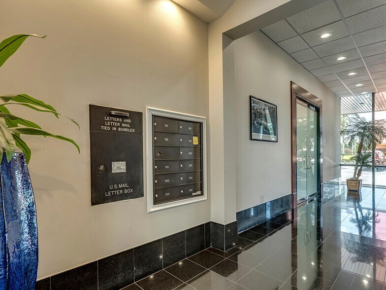 More Photos Of 218 S US Highway One, Tequesta Office For Lease
