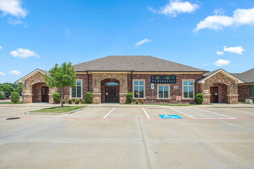 More Photos Of 425 Old Newman Rd, Frisco Medical For Sale