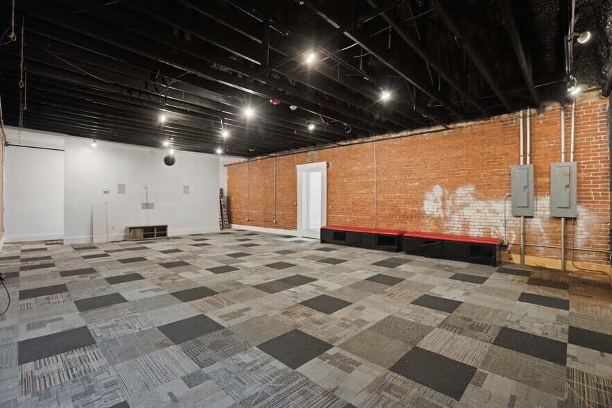 More Photos Of 122 E Randolph Ave, Enid Storefront Retail Residential For Sale