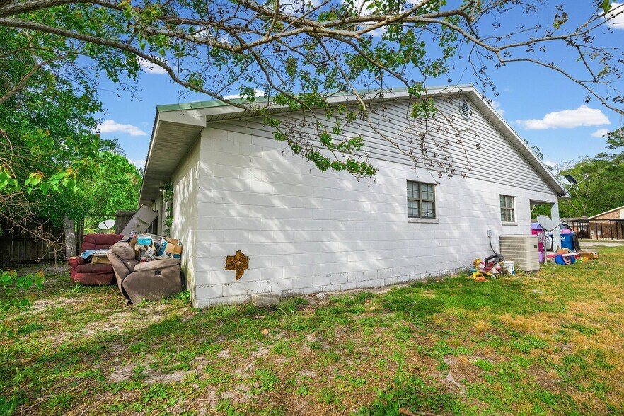 More Photos Of 209 Cannon St, Nahunta Multifamily For Sale