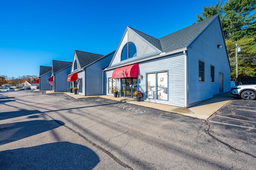 More Photos Of 112 Lafayette Rd, North Hampton General Retail For Sale
