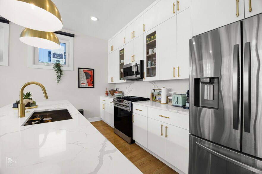 More Photos Of 1653 W Division St, Chicago Storefront Retail Residential For Sale