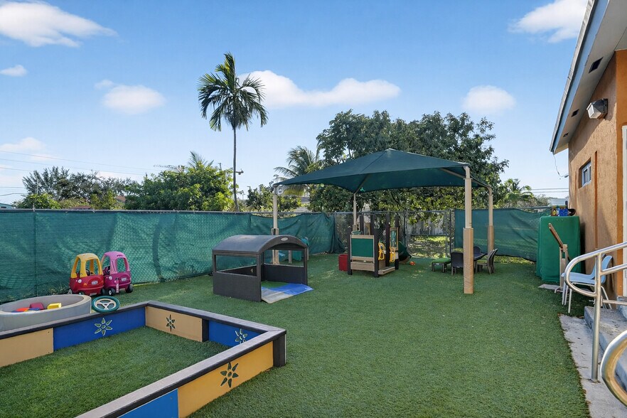 More Photos Of 750 NW 96th St, Miami Daycare Center For Sale