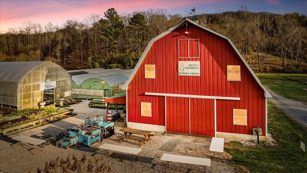 More Photos Of 1356 Coopers Cove Rd, Hardy Specialty For Sale