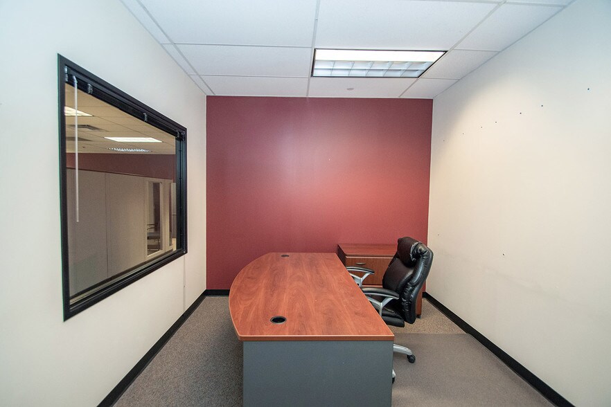 More Photos Of 9002 Purdue Rd, Indianapolis Office For Lease