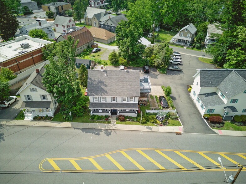 More Photos Of 11 Vernon Ave, Hamburg Medical For Lease