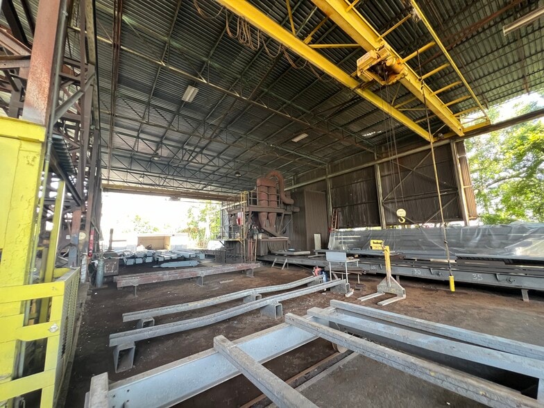 More Photos Of 5101 S 24th Ave, Tampa Manufacturing For Sale