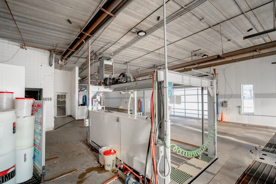 More Photos Of 2180 7th St, White Bear Lake Carwash For Lease