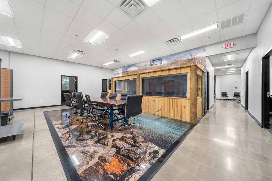 More Photos Of 210 SE 34th St, Bentonville Office For Sale