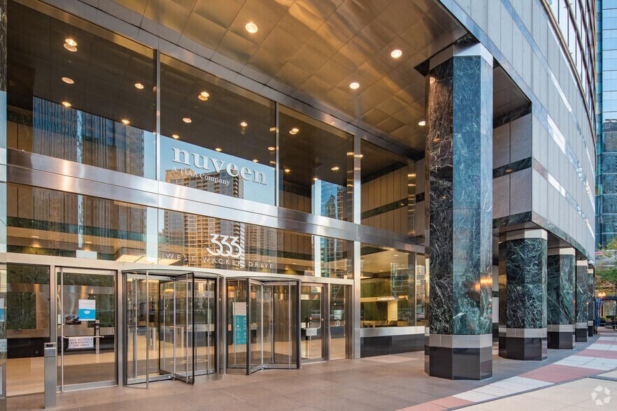 More Photos Of 333 W Wacker Dr, Chicago Office For Lease