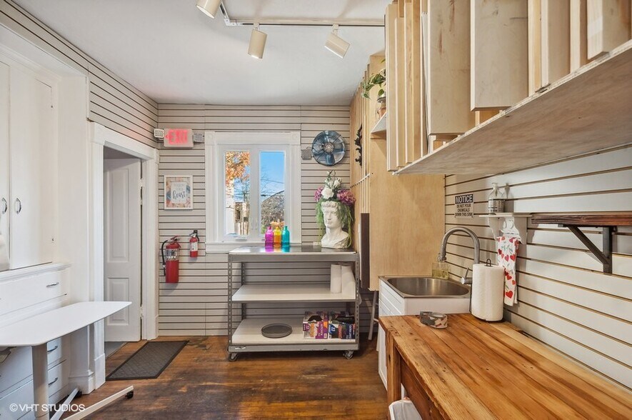 More Photos Of 1891 2nd St, Highland Park Freestanding For Sale