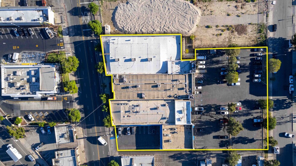 More Photos Of 8124-8144 Sunland Blvd, Sun Valley Freestanding For Lease