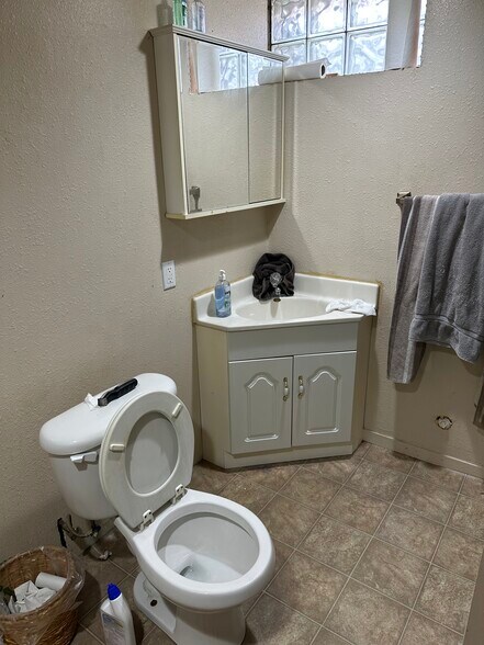 More Photos Of 313 Sheridan St, Plentywood Apartments For Sale