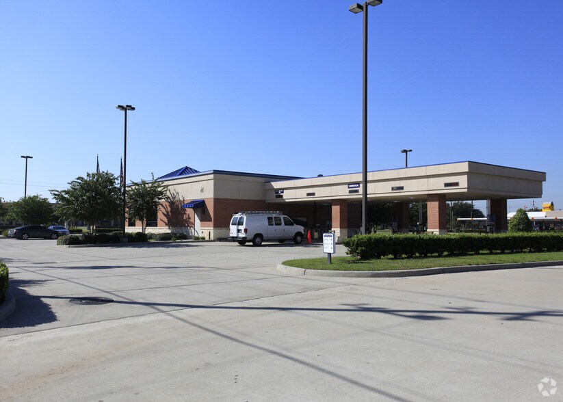 More Photos Of 9997 Almeda Genoa Rd, Houston Bank For Lease