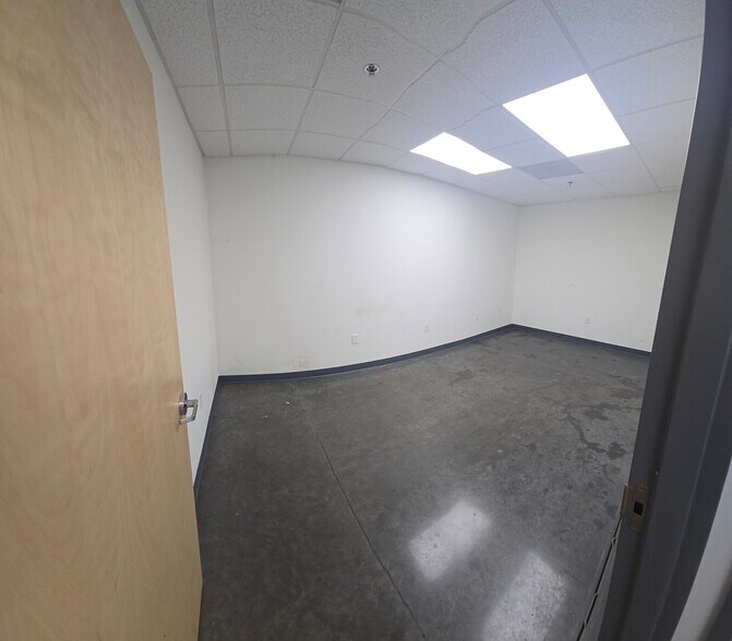 More Photos Of 197 Thunder Rd, Mooresville Light Distribution For Lease