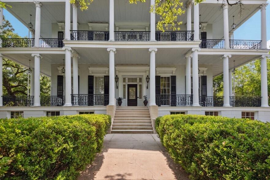 More Photos Of 1410 Jackson Ave, New Orleans Lodge Meeting Hall For Sale