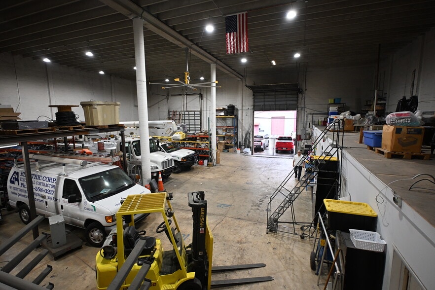 More Photos Of 4450 E 10th Ct, Hialeah Warehouse For Sale