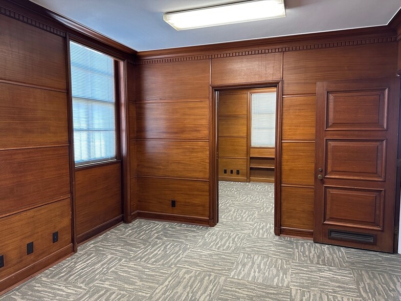 More Photos Of 4027 Main St, Dallas Manufacturing For Sale