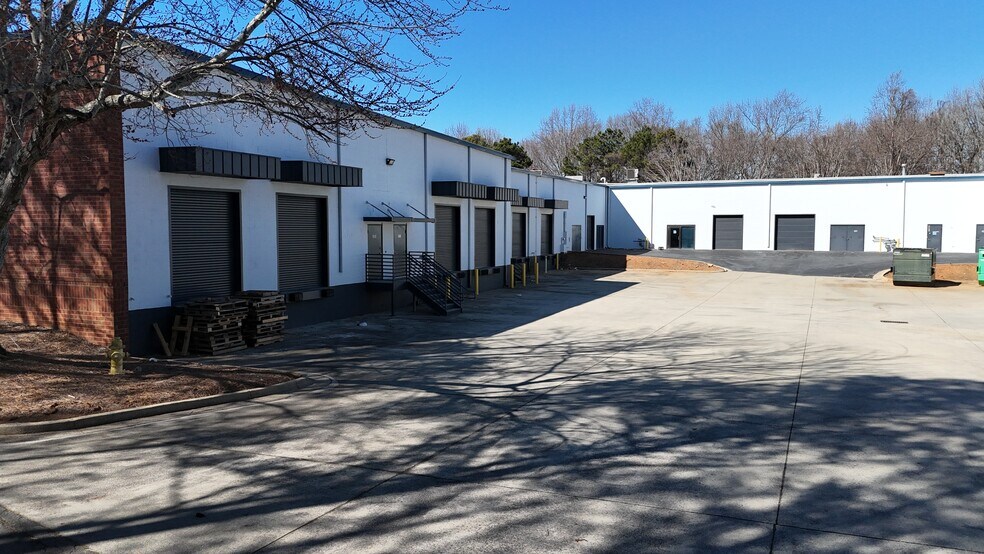 More Photos Of 5240 Snapfinger Park Dr, Lithonia Light Distribution For Lease