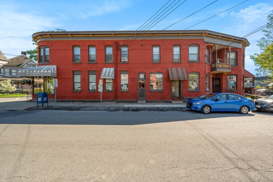 More Photos Of 40-42 Park Pl, Saratoga Springs Storefront Retail Residential For Sale