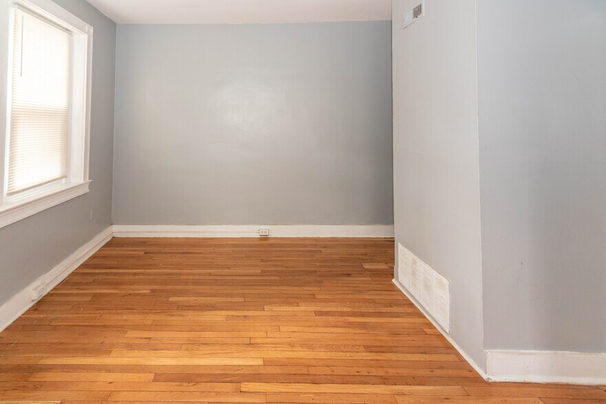 More Photos Of 3210-3212 Walbrook Ave, Baltimore Apartments For Sale