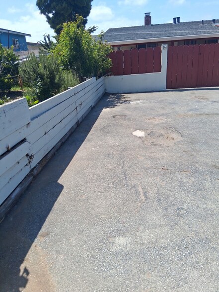 More Photos Of 2085 Park Pl, Seaside Land For Lease