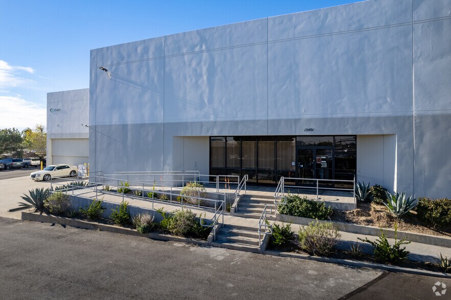 More Photos Of 13207 Bradley Ave, Sylmar Distribution For Lease