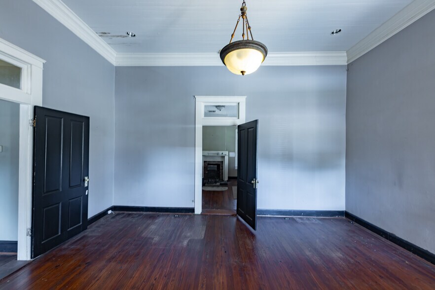 More Photos Of 314 S Green St, Thomaston Office For Sale