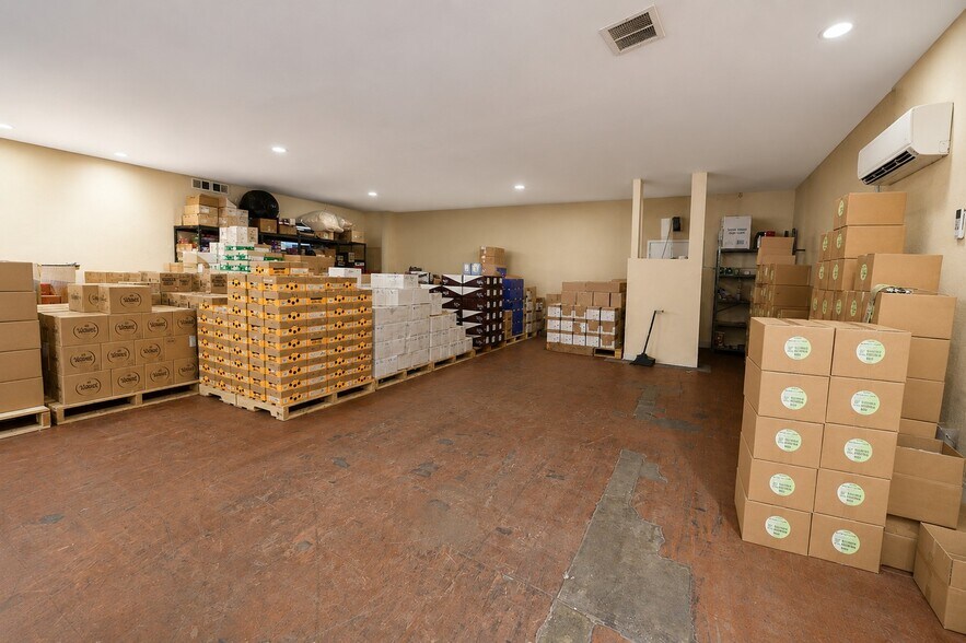 More Photos Of 585 Meserole St, Brooklyn Warehouse For Sale