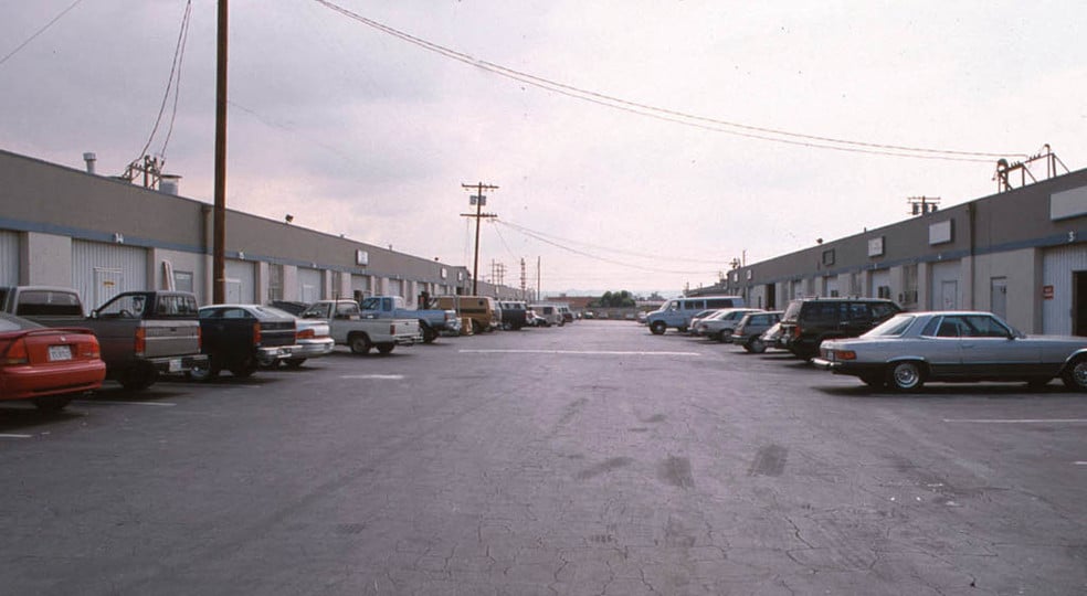 More Photos Of 13400 Saticoy St, North Hollywood Warehouse For Lease