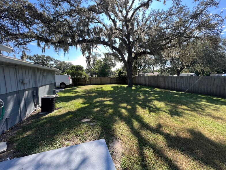 More Photos Of 505 Westbrook Ave, Brandon Office For Sale