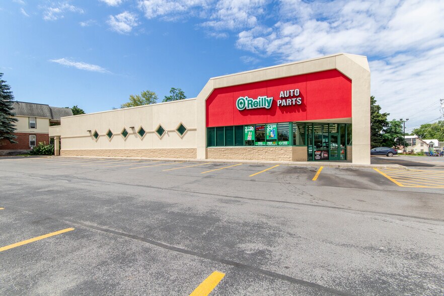 More Photos Of 301 Arsenal St, Watertown Freestanding For Sale