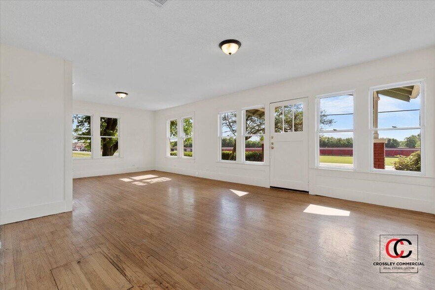More Photos Of 205 S FM 1660, Hutto Office Residential For Sale