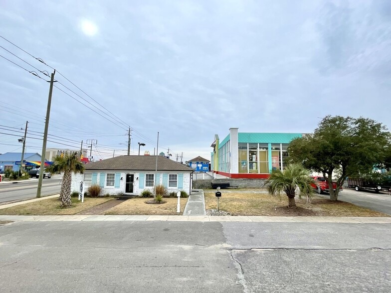 More Photos Of 201-203 Lumberton Ave, Carolina Beach Freestanding For Lease