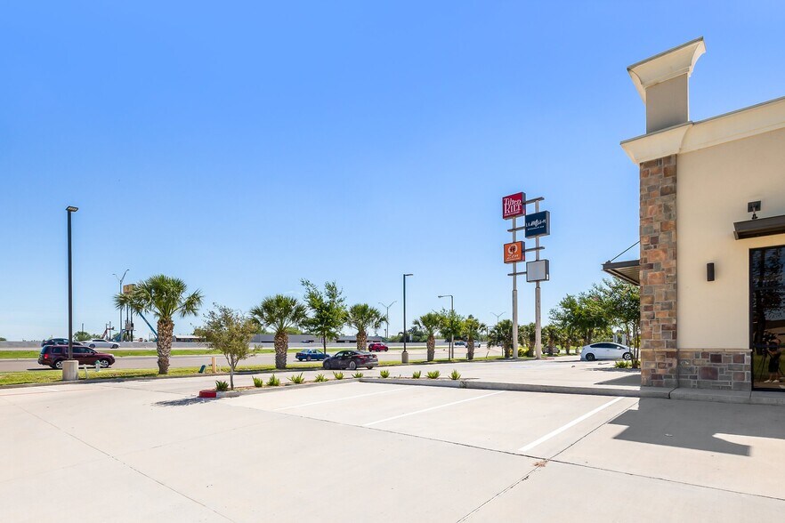 More Photos Of 4129 W 83 Expy, McAllen Freestanding For Sale