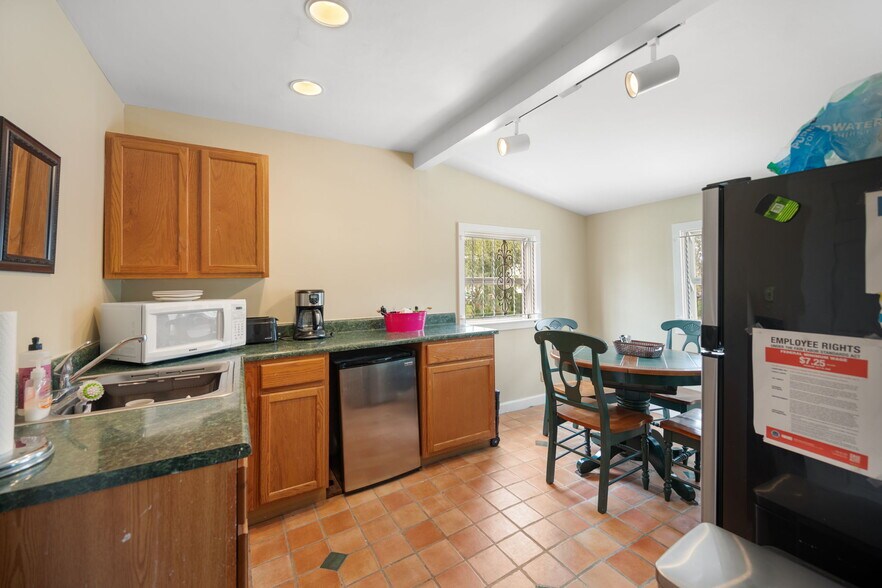 More Photos Of 339 S Ridgewood Ave, Daytona Beach Office Residential For Sale
