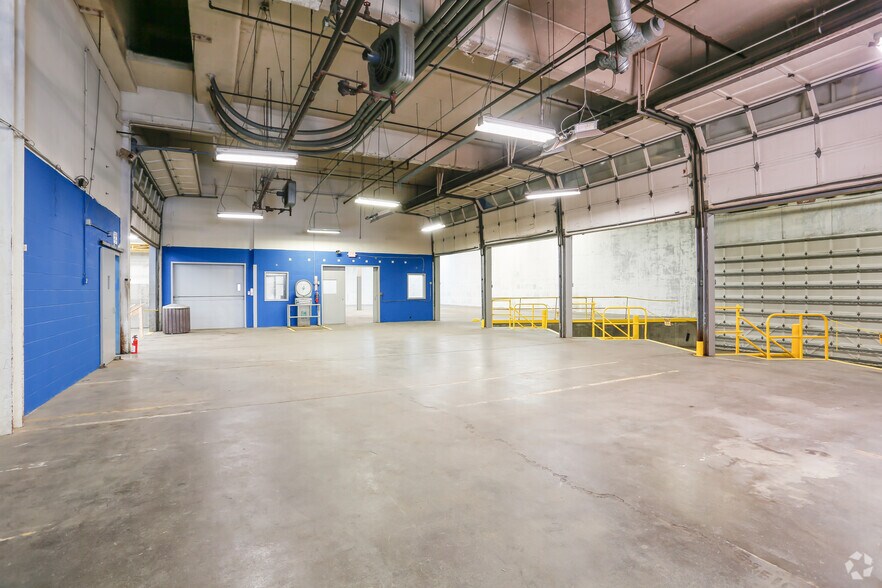 More Photos Of 1315 W 12th St, Kansas City Warehouse For Lease