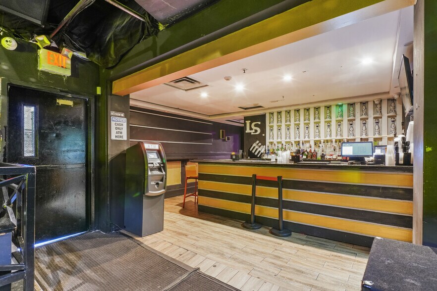 More Photos Of 727 Cranston St, Providence Bar For Sale