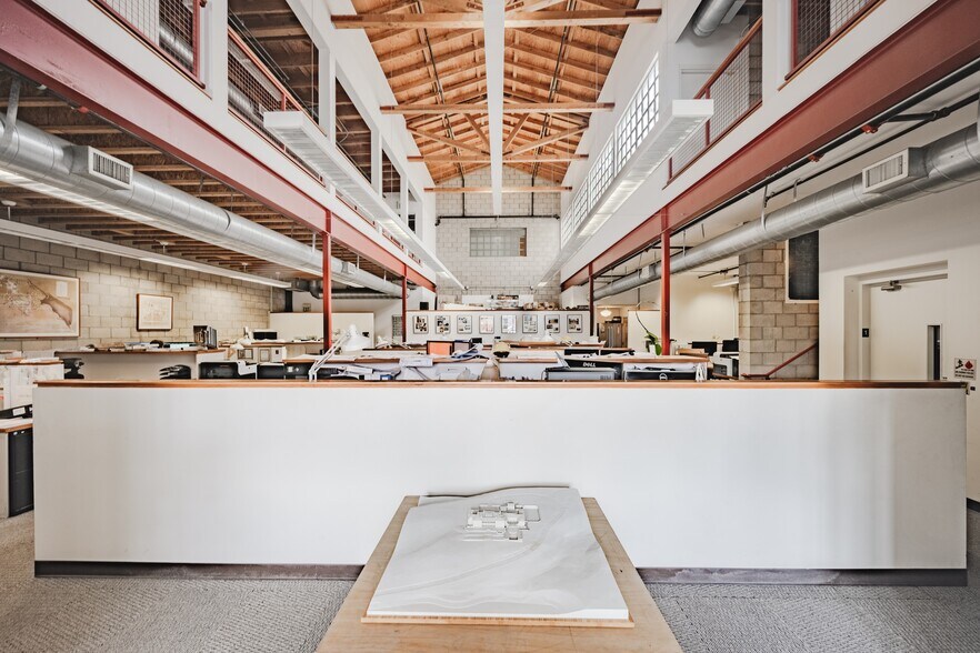 More Photos Of 1556 17th St, Santa Monica Office For Sale