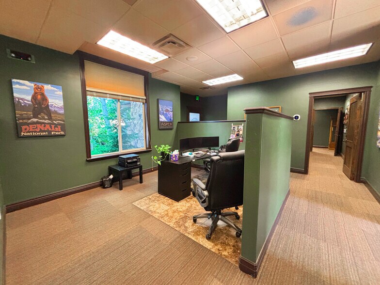 More Photos Of 11142 Highland Blvd, Highland Medical For Lease