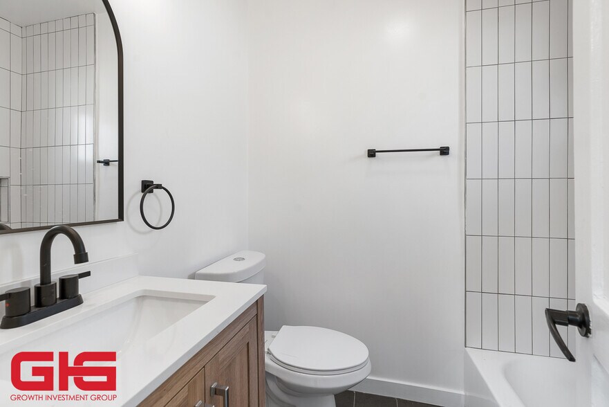 More Photos Of , Pasadena Multifamily For Sale