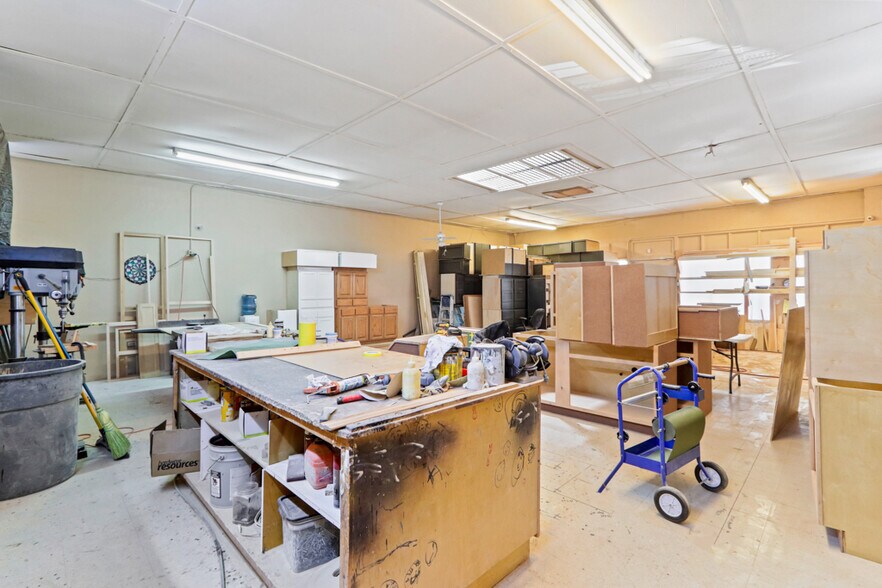 More Photos Of 10108 Socorro Dr, El Paso General Retail For Sale