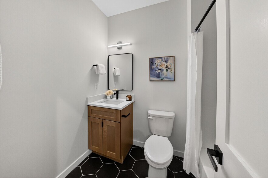 More Photos Of 709 Massachusetts Ave NE, Washington Apartments For Lease