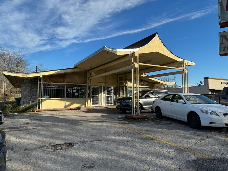 More Photos Of 8631 Martin Luther King Jr Blvd, Houston General Retail For Sale