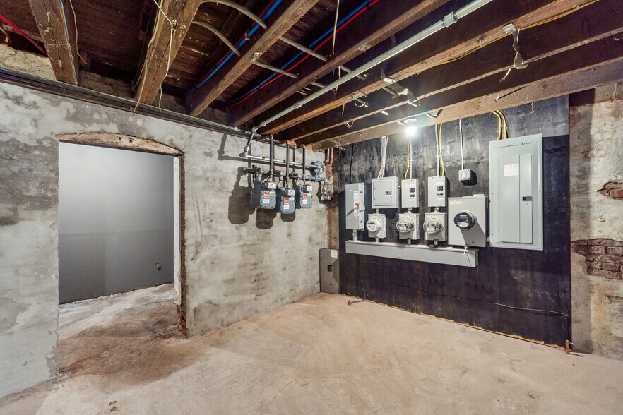 More Photos Of 415 Central Ave, Newark Storefront Retail Residential For Lease