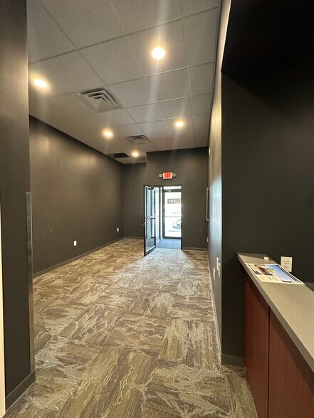 More Photos Of 2011 Grinstead Dr, Louisville Freestanding For Lease